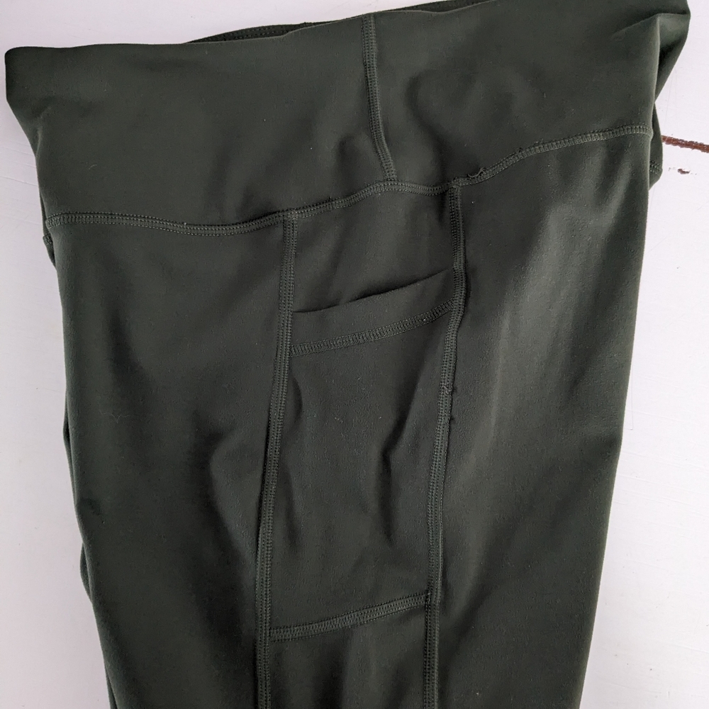Chrleisure set of five leggings,see pic for colors, size Large